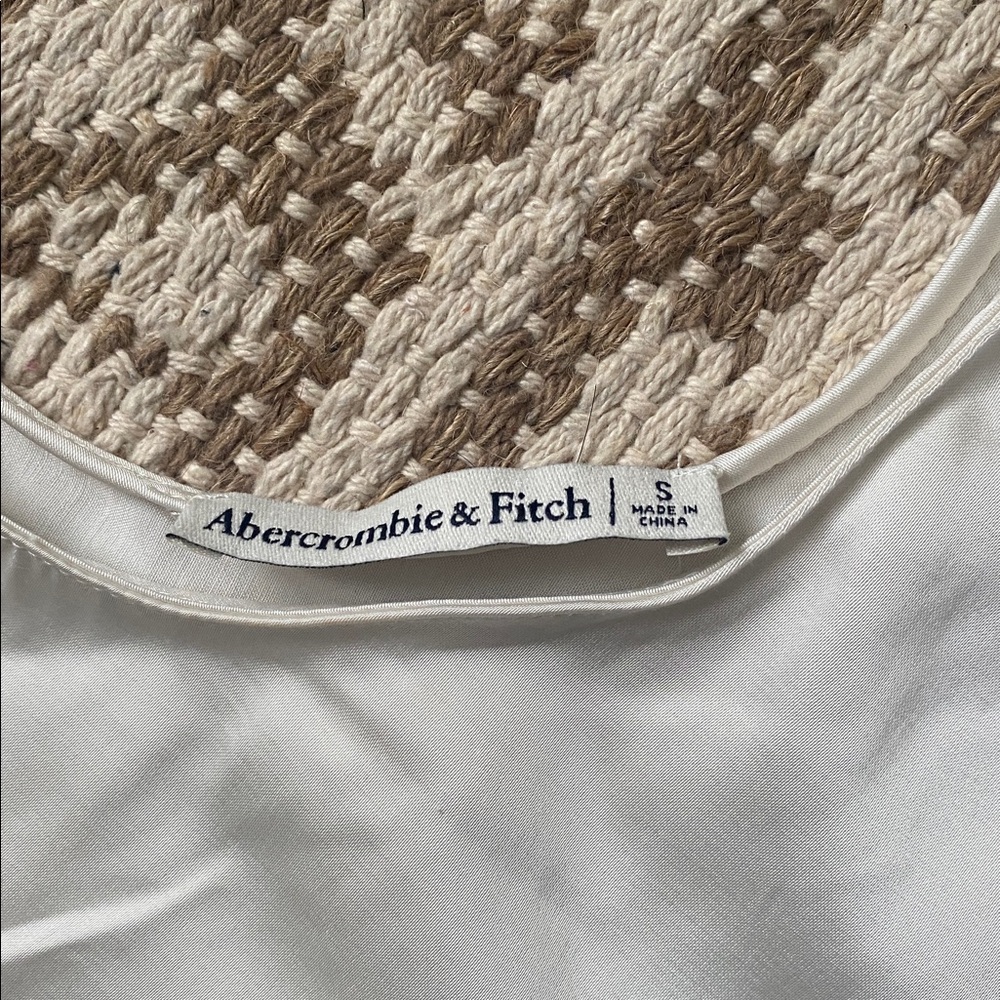 A&F Satin Cream Scoop Neck Tank - Picture 2 of 2